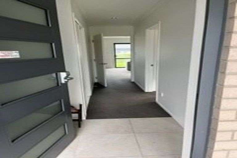 Photo of property in 33 Limbrick Crescent, Wigram, Christchurch, 8042