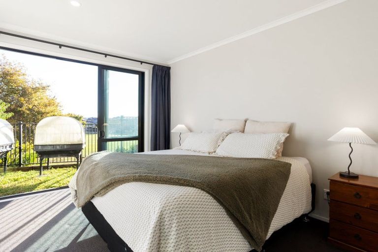 Photo of property in 22 Pointon Glade, Grandview Heights, Hamilton, 3200