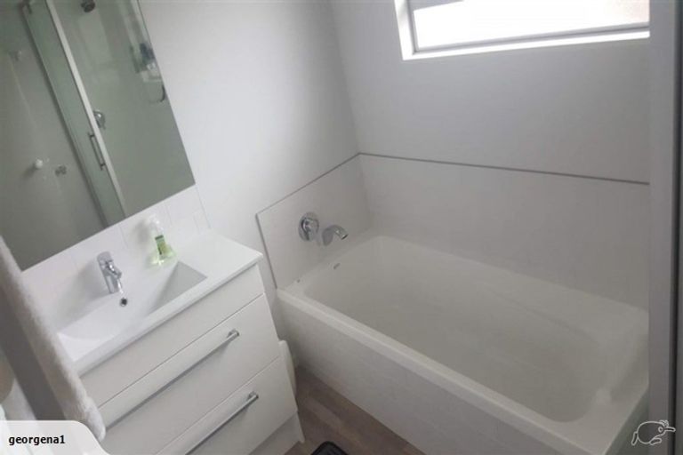 Photo of property in 1 Mangorei Road, Merrilands, New Plymouth, 4312