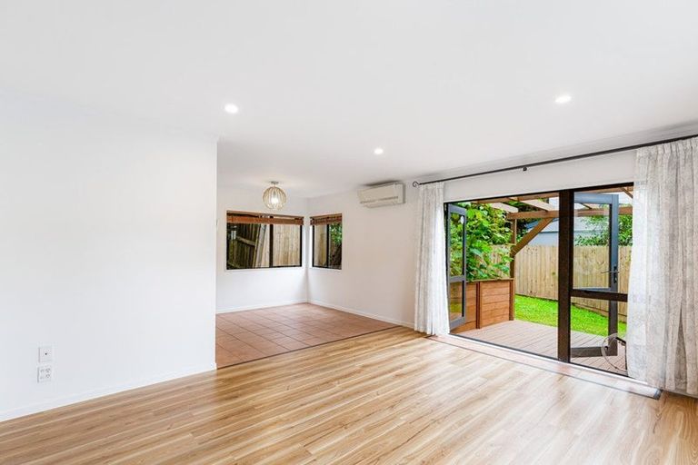 Photo of property in 9b View Road, Glenfield, Auckland, 0627