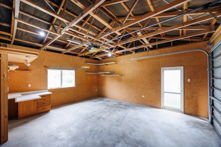 Photo of property in 101 Hillcrest Drive, Kelvin Grove, Palmerston North, 4414