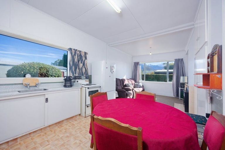 Photo of property in 127 Beach Road, Kaikoura, 7300