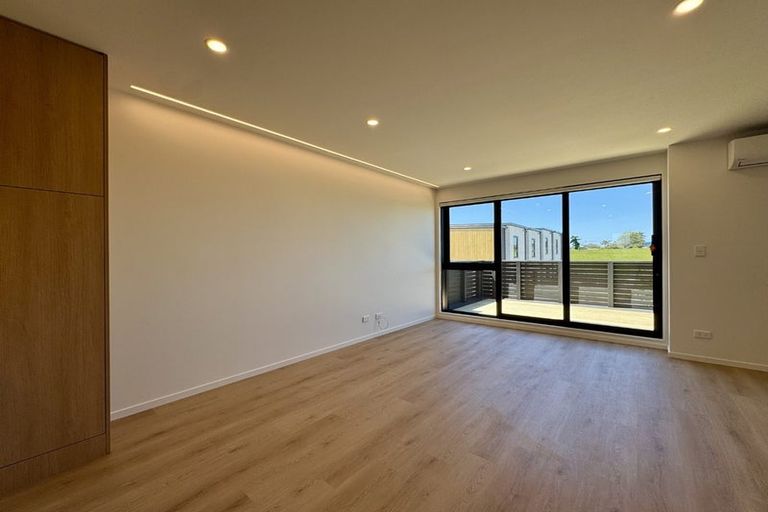 Photo of property in 202b Henwood Road, Westgate, 0814