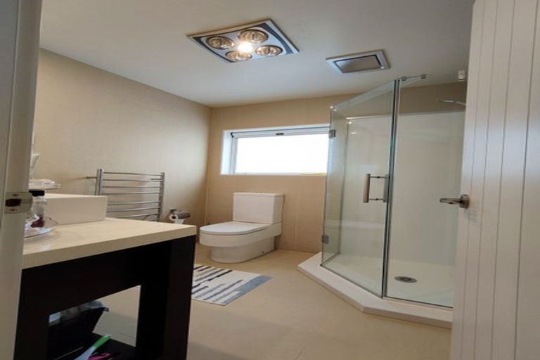 Photo of property in 90 Oakway Drive, Schnapper Rock, Auckland, 0632