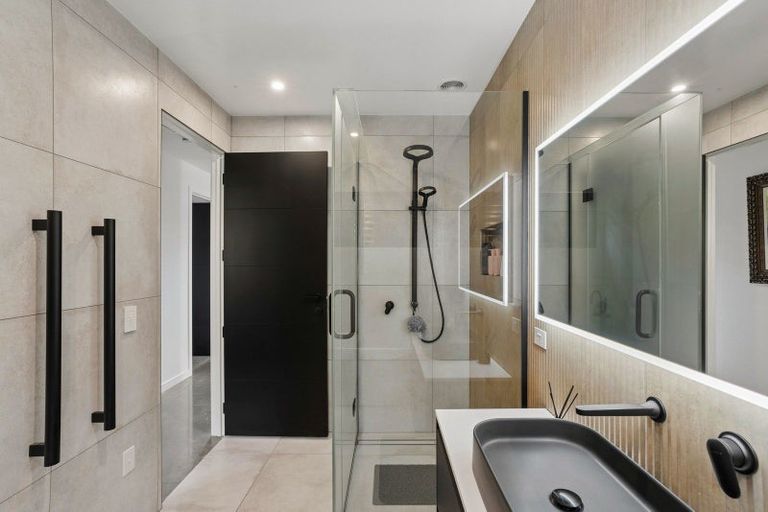 Photo of property in 3 Chimney Lane, Jacks Point, Queenstown, 9371