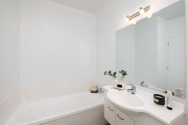 Photo of property in 20a George Street, Riccarton, Christchurch, 8041