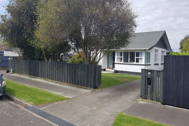 Photo of property in 22 Knowles Street, Terrace End, Palmerston North, 4410