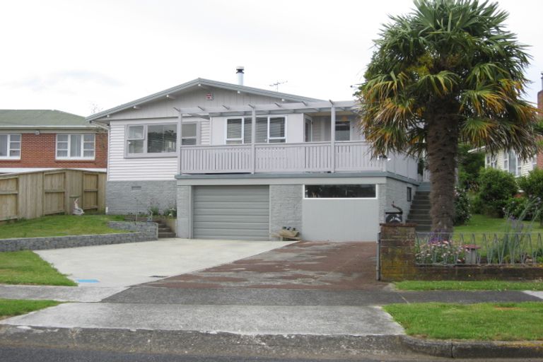 Photo of property in 9 Grierson Place, Pukekohe, 2120