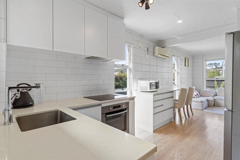 Photo of property in 3/1 Cockayne Crescent, Sunnynook, Auckland, 0620