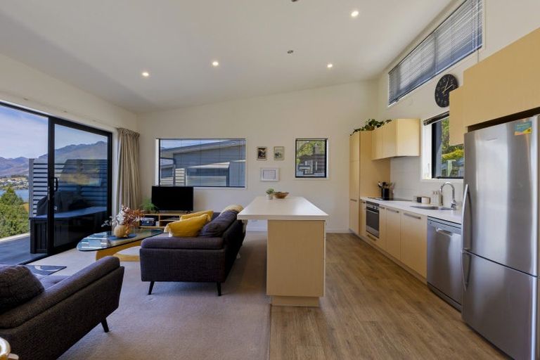 Photo of property in 8 Goldrush Way, Queenstown, 9300