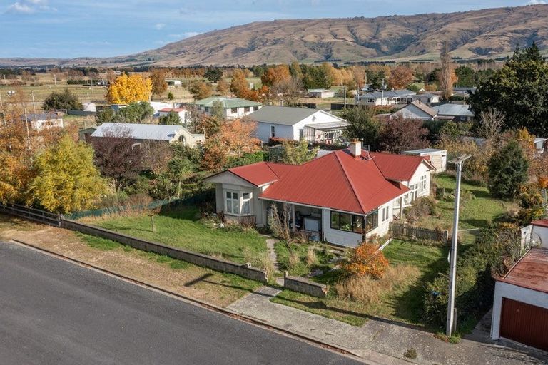 Photo of property in 11 West Street, Middlemarch, 9597