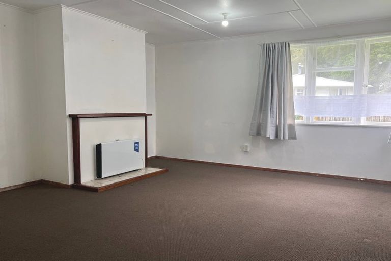 Photo of property in 388-390 George Street, Stokes Valley, Lower Hutt, 5019