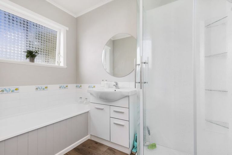 Photo of property in 18 Hooker Avenue, Chedworth, Hamilton, 3210