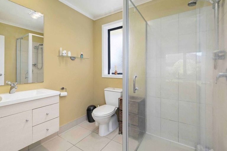 Photo of property in 41 Breaker Grove, Waiuku, 2123