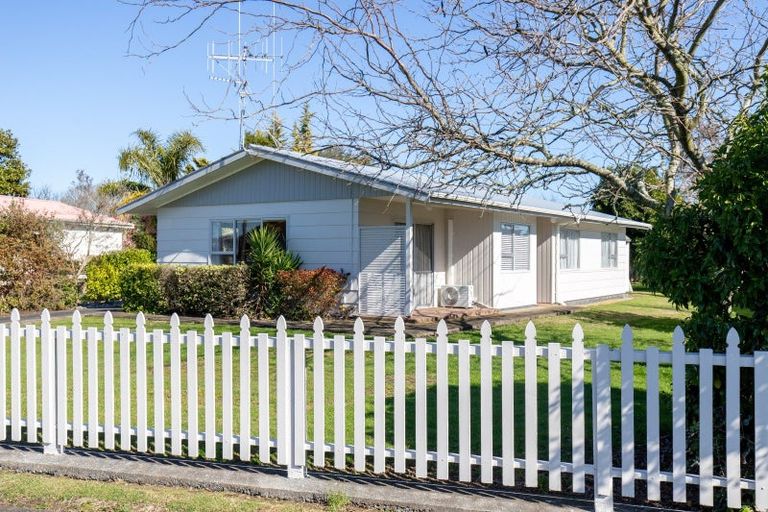 Photo of property in 11 Paul Drive, Ngatea, 3503