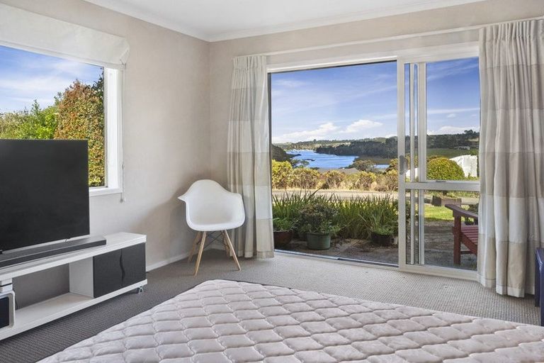 Photo of property in 15 Matheson Road, Red Beach, 0932