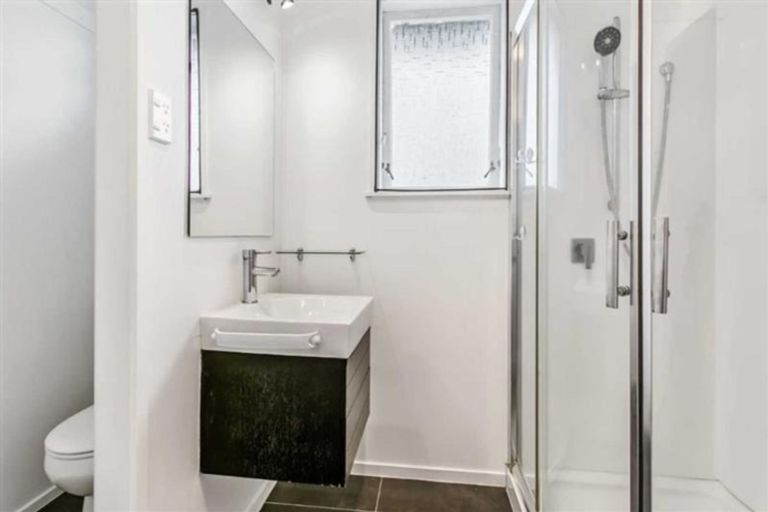 Photo of property in 29 Woodside Road, Massey, Auckland, 0614