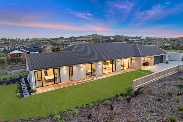 Photo of property in 6 Peet Row, Pokeno, 2471