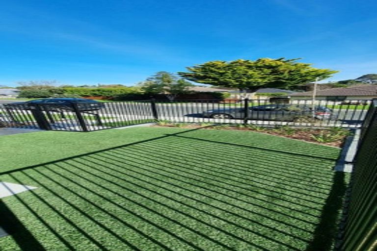 Photo of property in 1/81 Kervil Avenue, Te Atatu Peninsula, Auckland, 0610