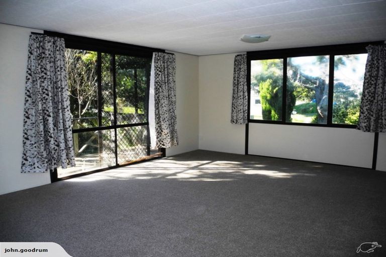 Photo of property in 1/5 Compass Place, Te Atatu Peninsula, Auckland, 0610