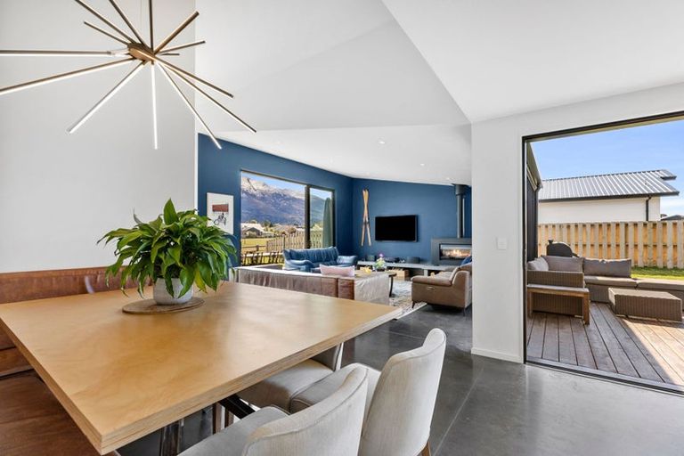 Photo of property in 17 Dingle Street, Lake Hawea, 9382