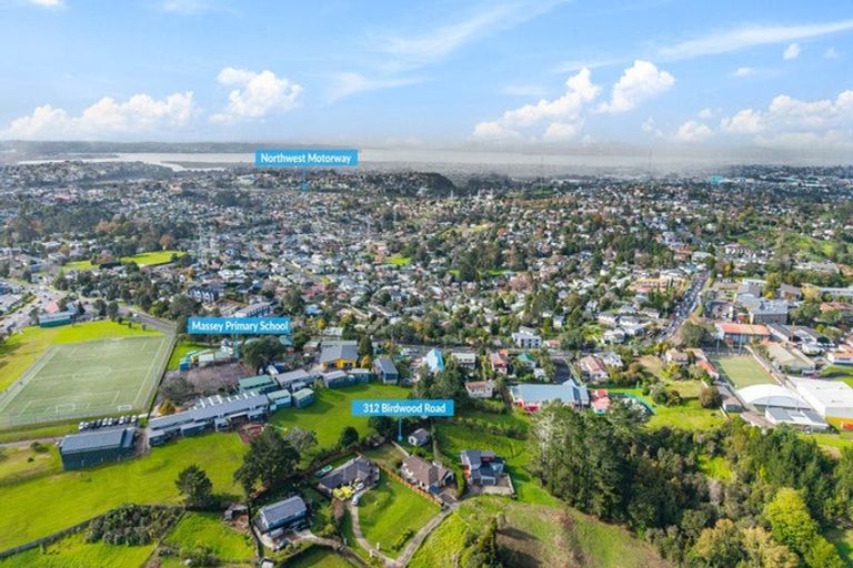 Photo of property in 312 Birdwood Road, Massey, Auckland, 0614