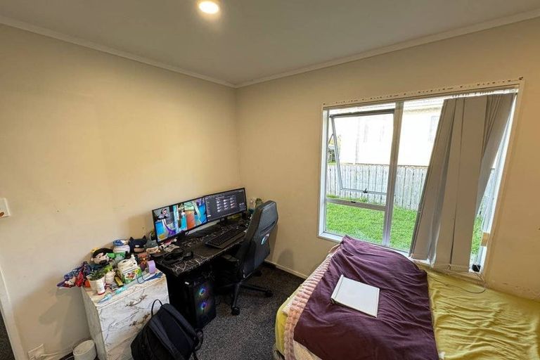 Photo of property in 15 Hinerau Street, Henderson, Auckland, 0612