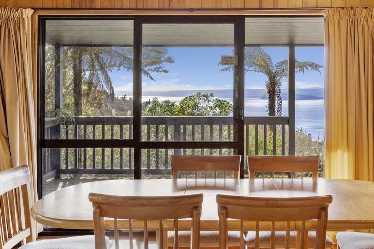 Photo of property in 10 Pukawa Road, Pukawa Bay, Turangi, 3381