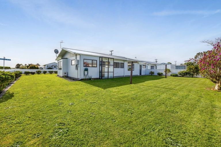 Photo of property in 60 Ketemarae Road, Normanby, Hawera, 4614