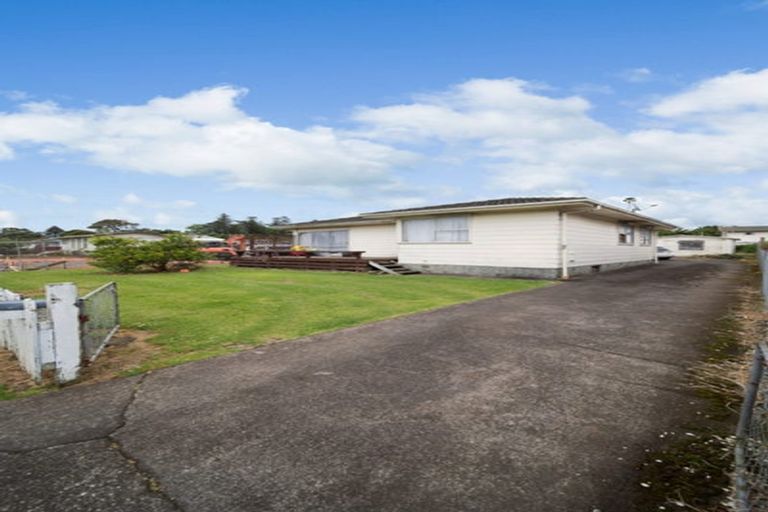 Photo of property in 12 Kivell Close, Mangere East, Auckland, 2024