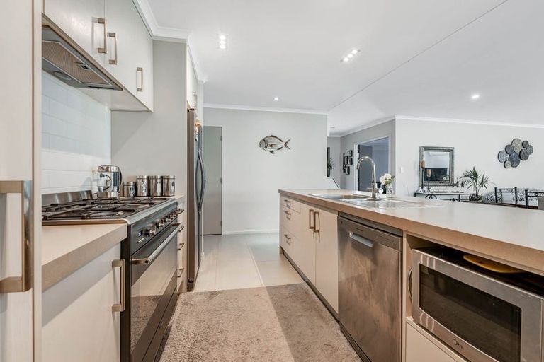 Photo of property in 11 Riverleigh Drive, Snells Beach, 0920