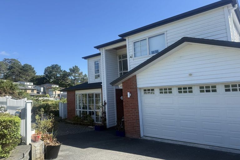 Photo of property in 28 Golden Morning Drive, Albany Heights, Auckland, 0632