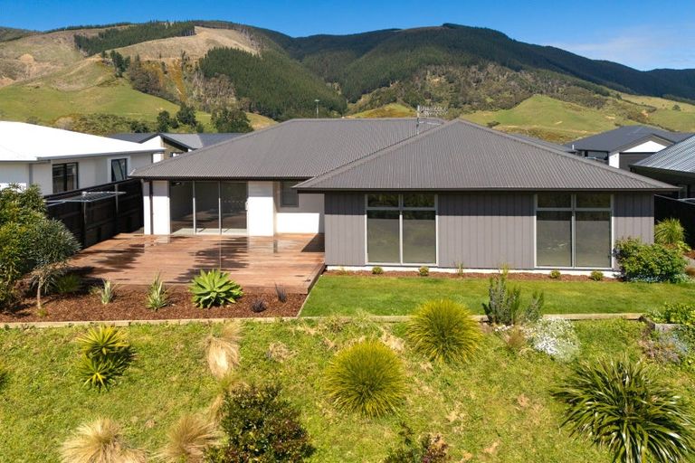 Photo of property in 36 Huntaway Close, Stoke, Nelson, 7011