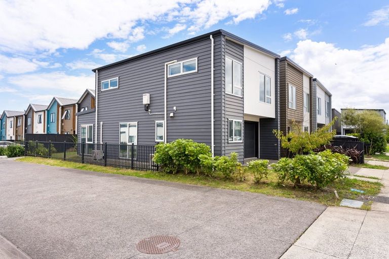 Photo of property in 8 Recovery Road, Papakura, 2110