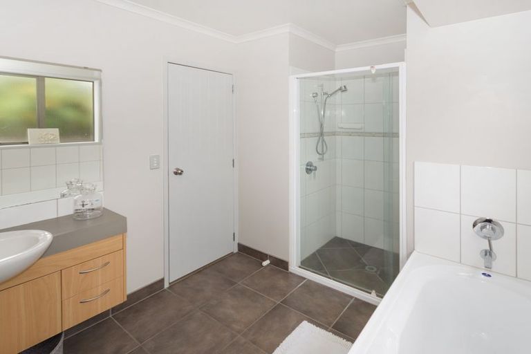 Photo of property in 40 Lough Bourne Drive, Pukekohe, 2120