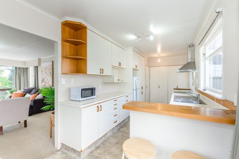Photo of property in 37 Mazengarb Road, Paraparaumu Beach, Paraparaumu, 5032