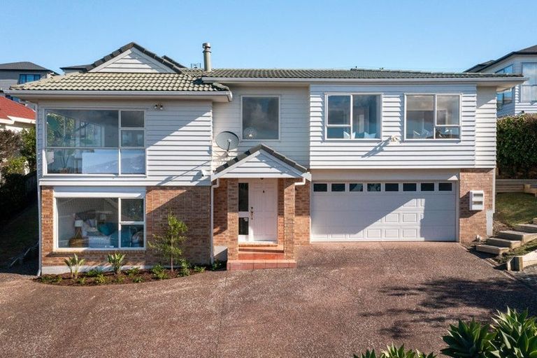 Photo of property in 14 Mcfetridge Place, Hillcrest, Auckland, 0627