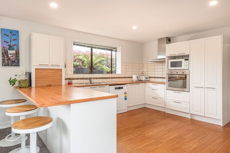 Photo of property in 18 Lowry Avenue, Redwood, Christchurch, 8051