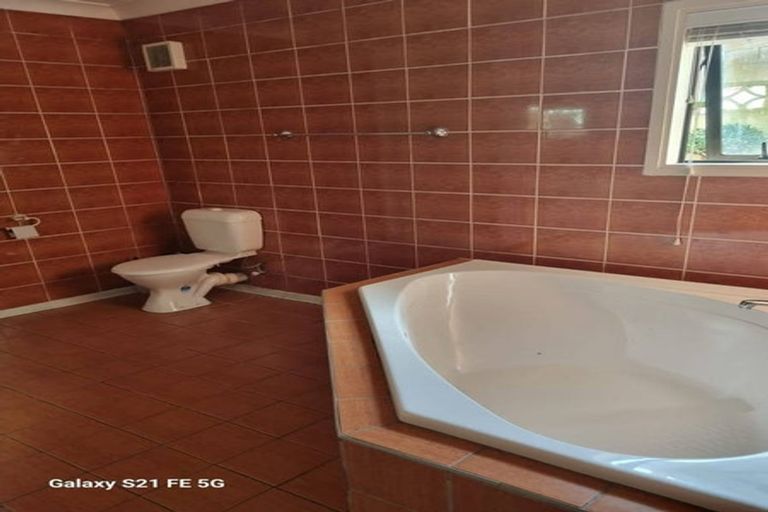 Photo of property in 10 Scenic Drive, Hillpark, Auckland, 2102