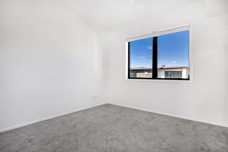 Photo of property in 17/11 Carlos Drive, Flat Bush, Auckland, 2016