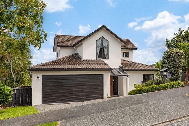 Photo of property in 6 Saunders Close, Whitby, Porirua, 5024