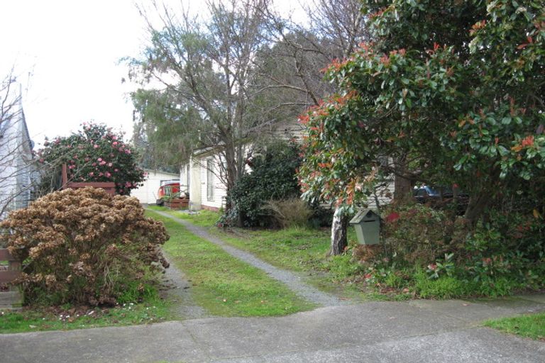 Photo of property in 24 Faulke Avenue, Wainuiomata, Lower Hutt, 5014