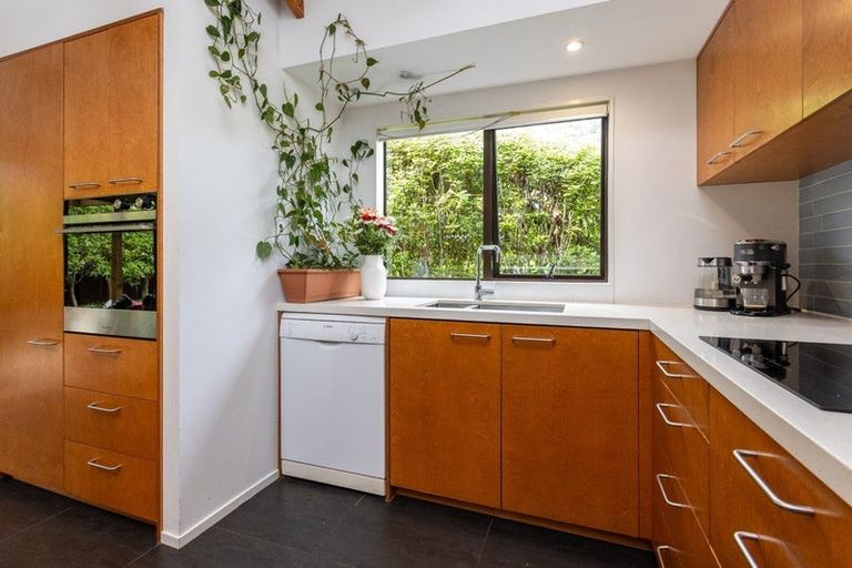 Photo of property in 1/92 Kervil Avenue, Te Atatu Peninsula, Auckland, 0610