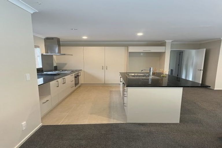 Photo of property in 6 Moston Grove, Churton Park, Wellington, 6037