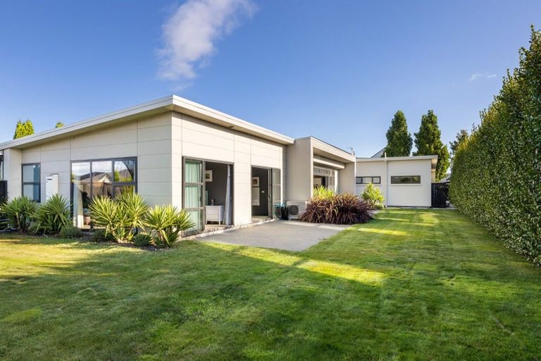 Photo of property in 2 Oakley Drive, Prebbleton, 7604