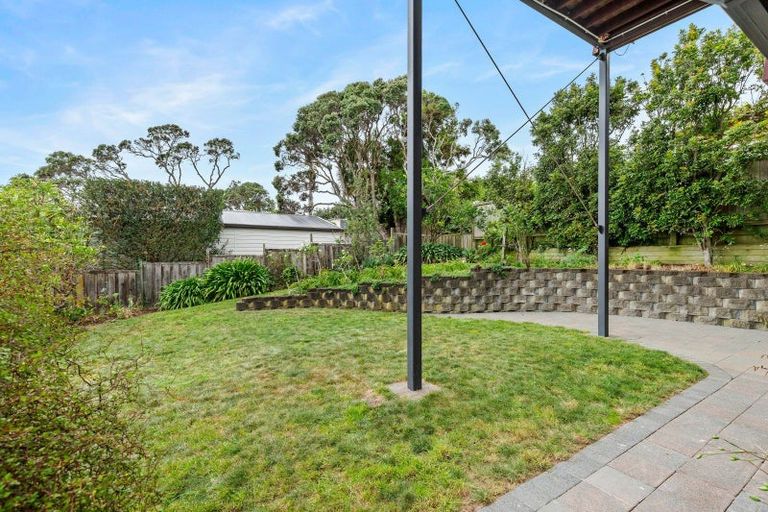 Photo of property in 35 Rothesay Bay Road, Rothesay Bay, Auckland, 0630