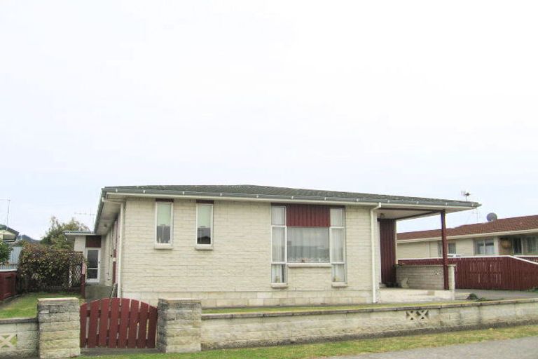 Photo of property in 8 Avondale Road, Taradale, Napier, 4112