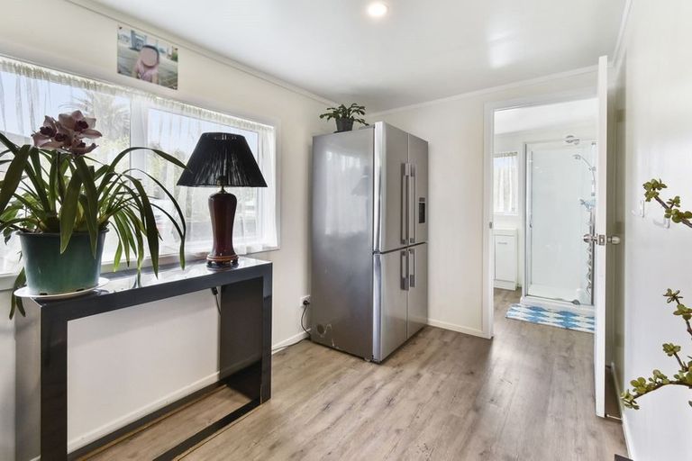 Photo of property in 15 Laurie Avenue, Papakura, 2110