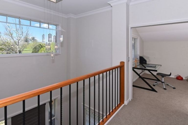 Photo of property in 5 Hinau Road, Karaka, Papakura, 2113