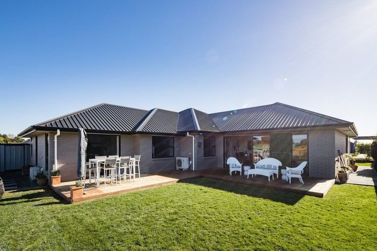 Photo of property in 54 Norfolk Drive, Cambridge, 3434